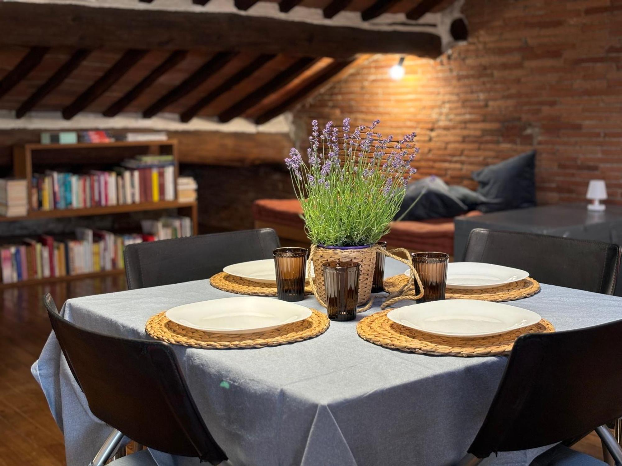 Lovely Apartment ลุคคา ภายนอก รูปภาพ
